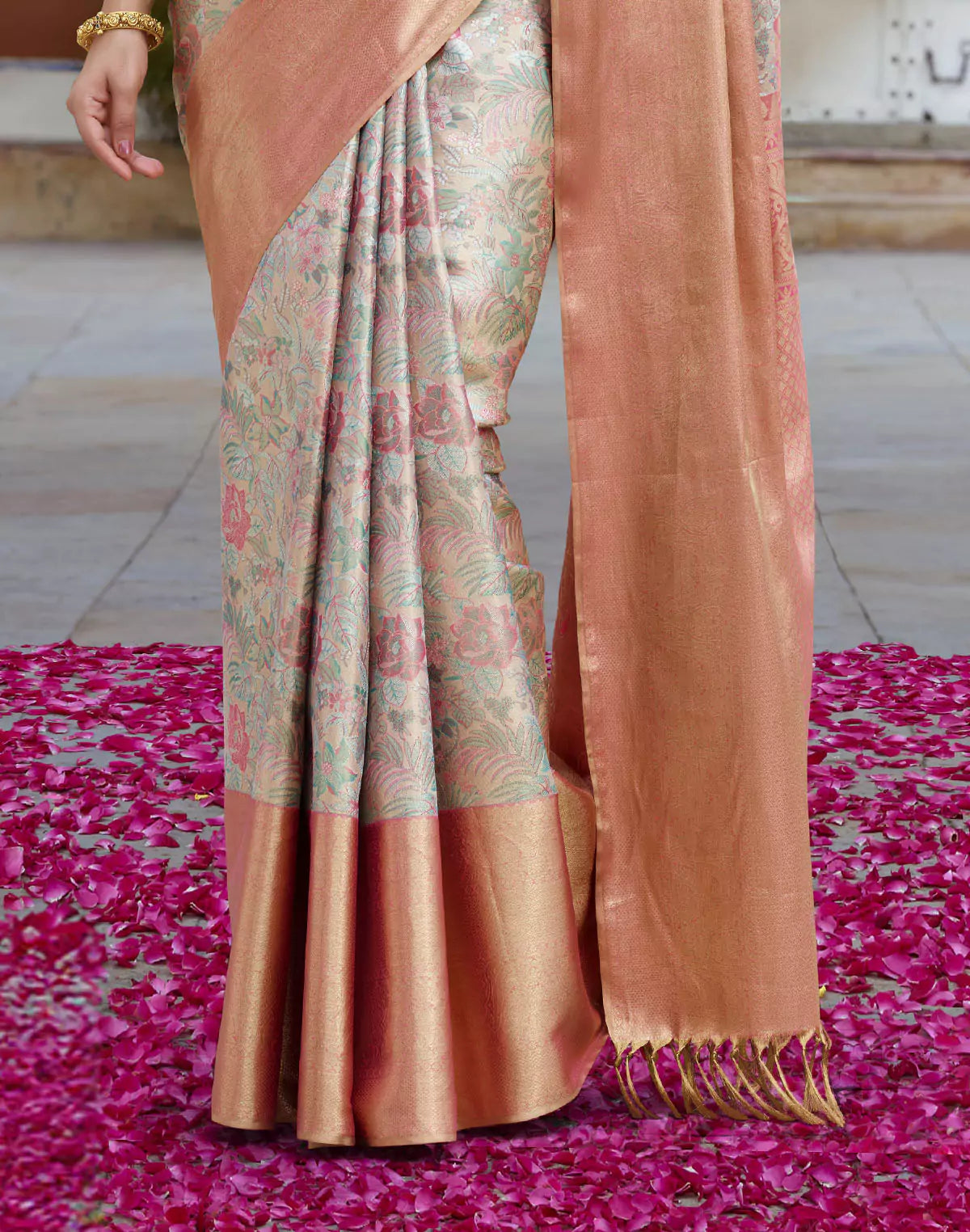 Double Shaded Grey Tissue Jaal Kanchipuram Pure Silk Saree
