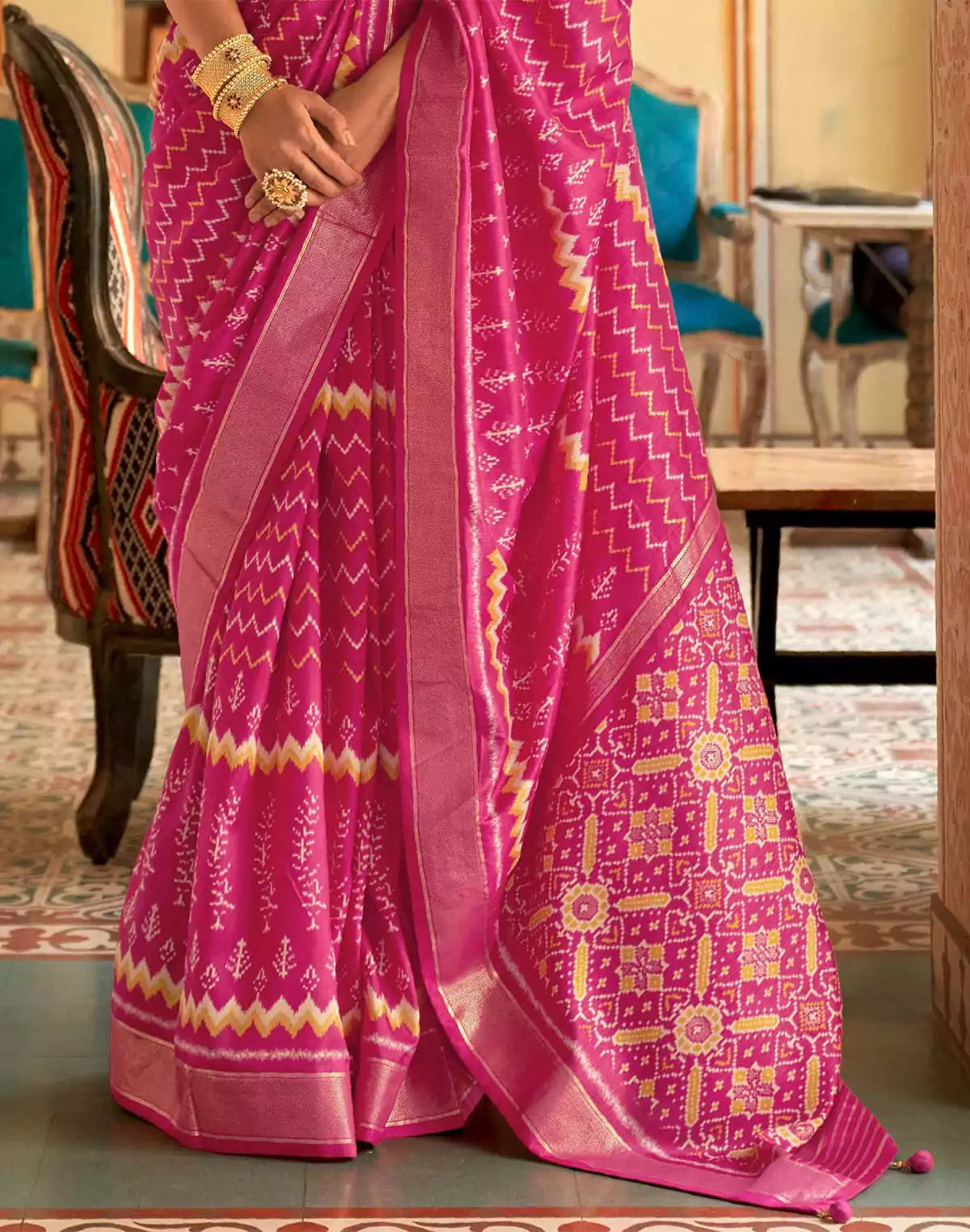 Dazzling Magenta Patola Silk Saree
