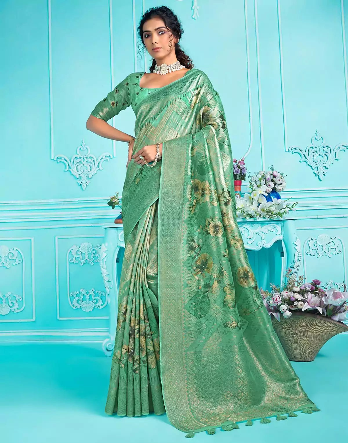 Wonderful Organza Fabric with digital print Floral design Saree