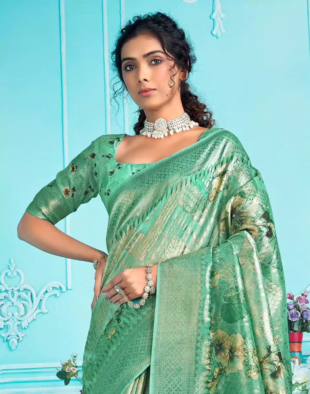 Wonderful Organza Fabric with digital print Floral design Saree