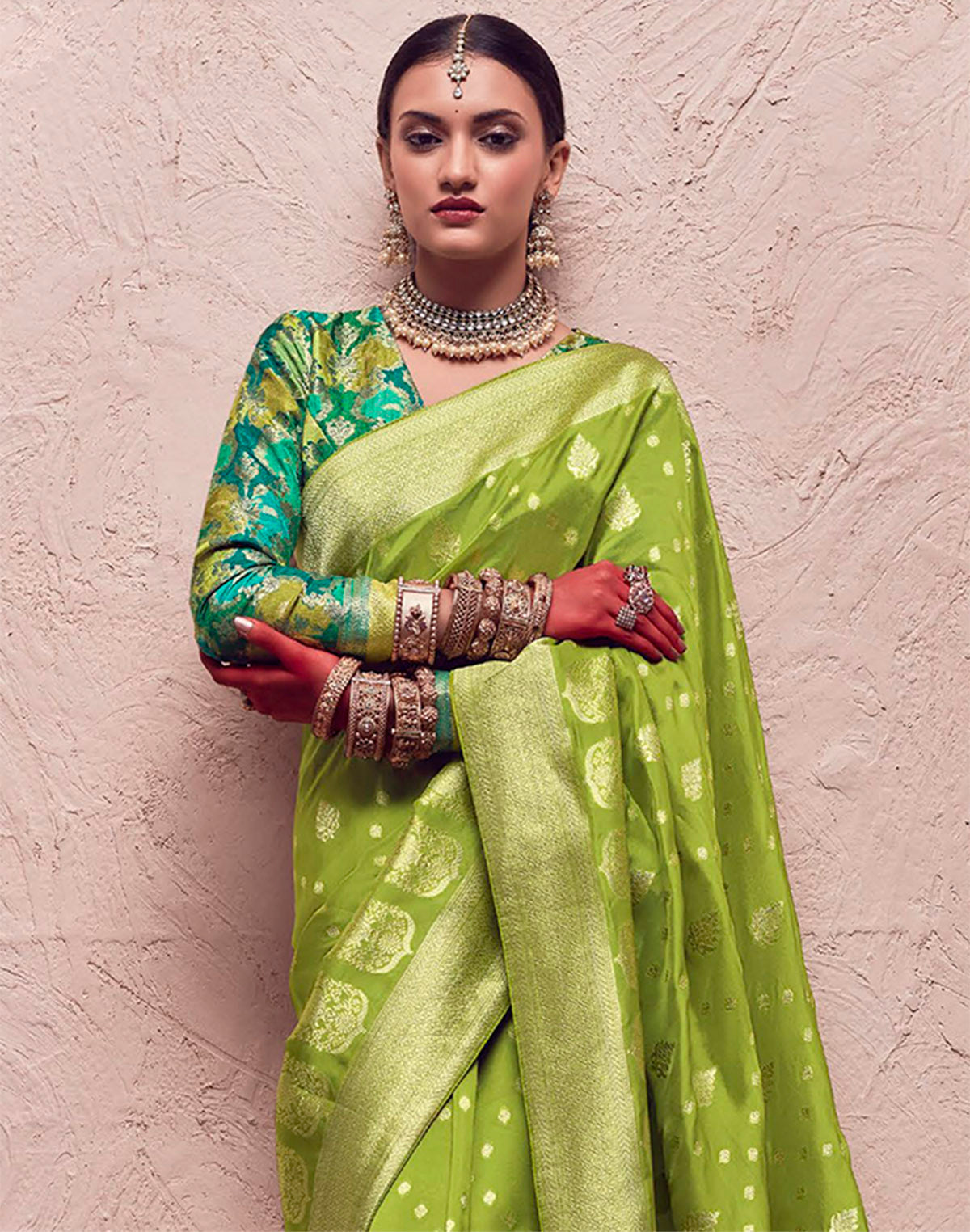 Parrot Green Banarasi Pure Crepe Dola Silk Saree