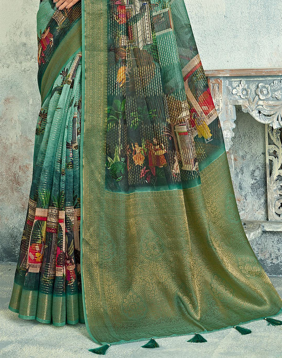 Green Digital Floral Print Tissue Saree With Zari Border