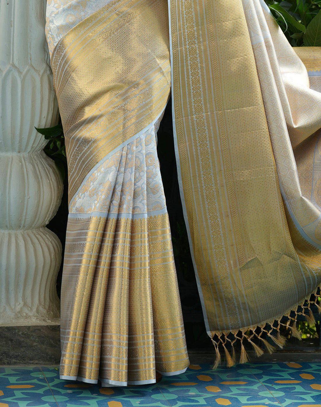 Light Grey All Over Floral Woven Design Kanjivaram Pure Silk Saree