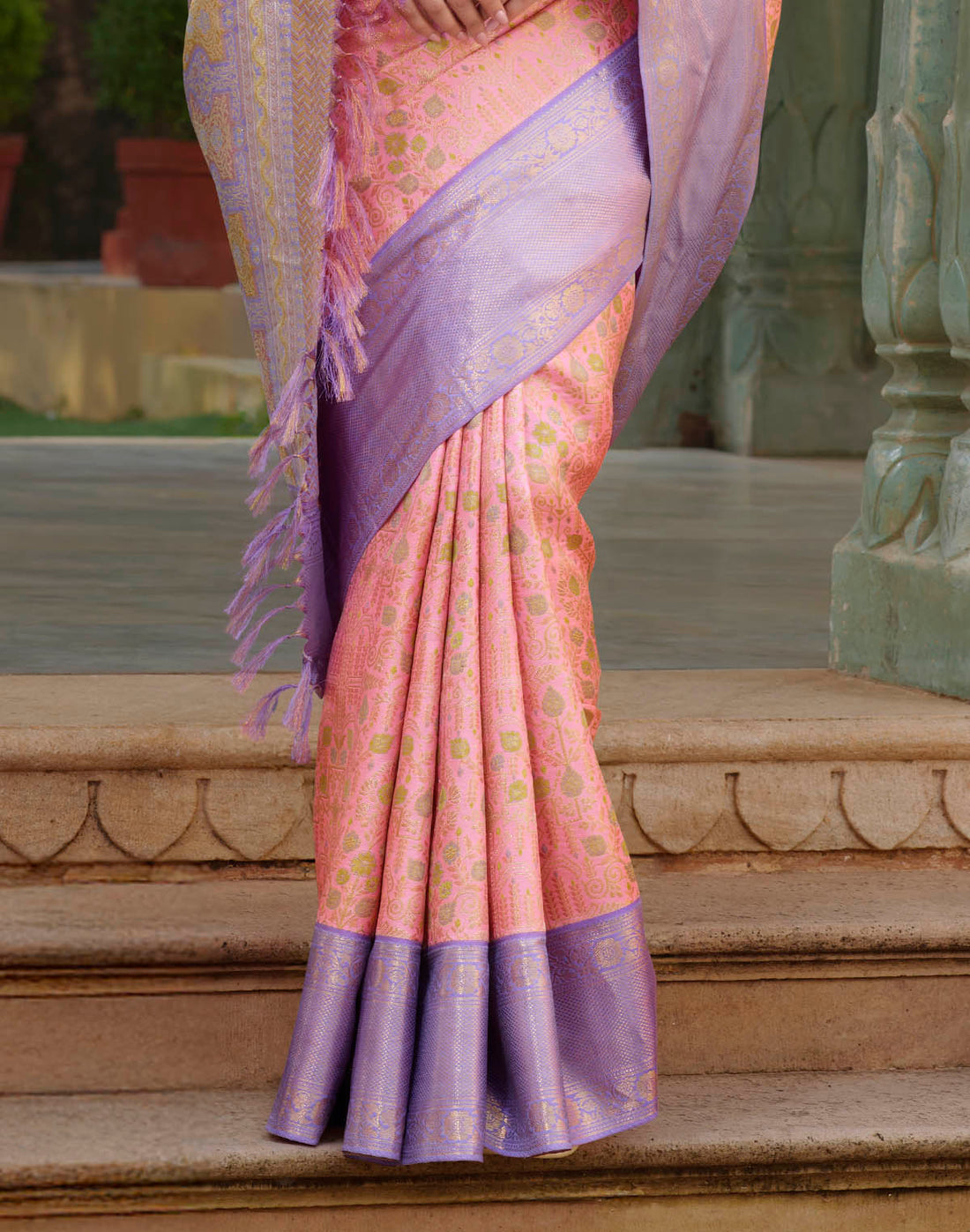 Light Pink Floral Kanchipuram Pure Silk Saree With Contrast Skut Border