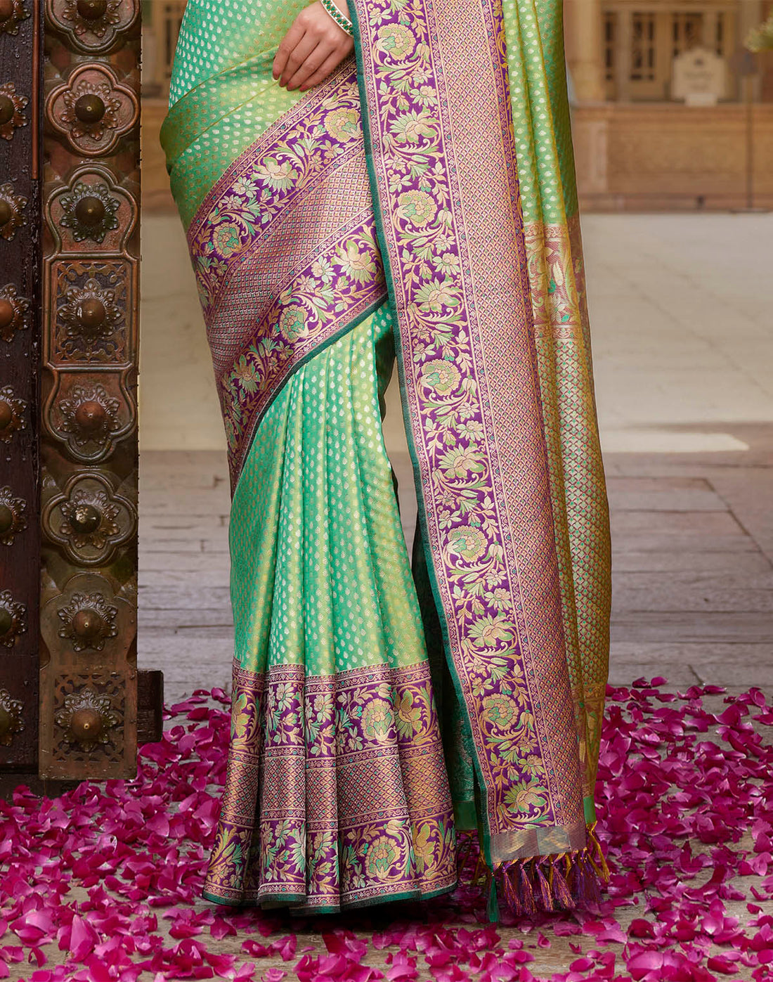 Double Shaded Green Brocade Design Pure Silk Contrast Skut Border Saree