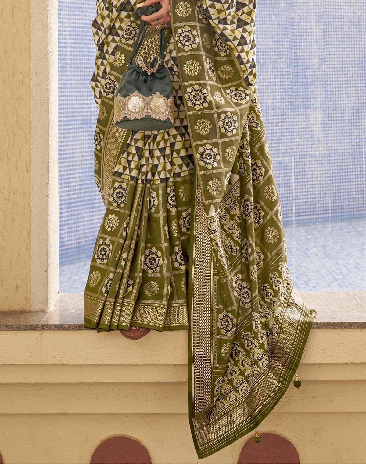 Mehendi Green Geometric Print Soft Silk Saree