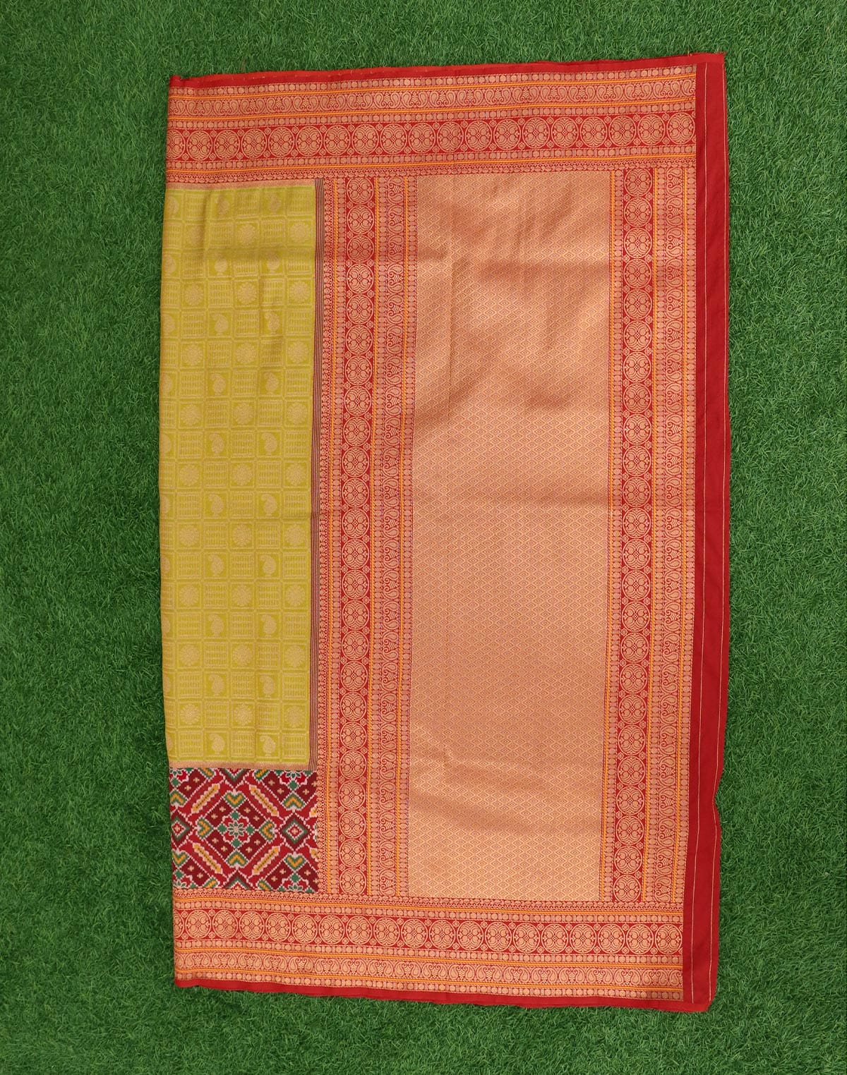 Mehendi Green Woven design Pochampally Border Saree