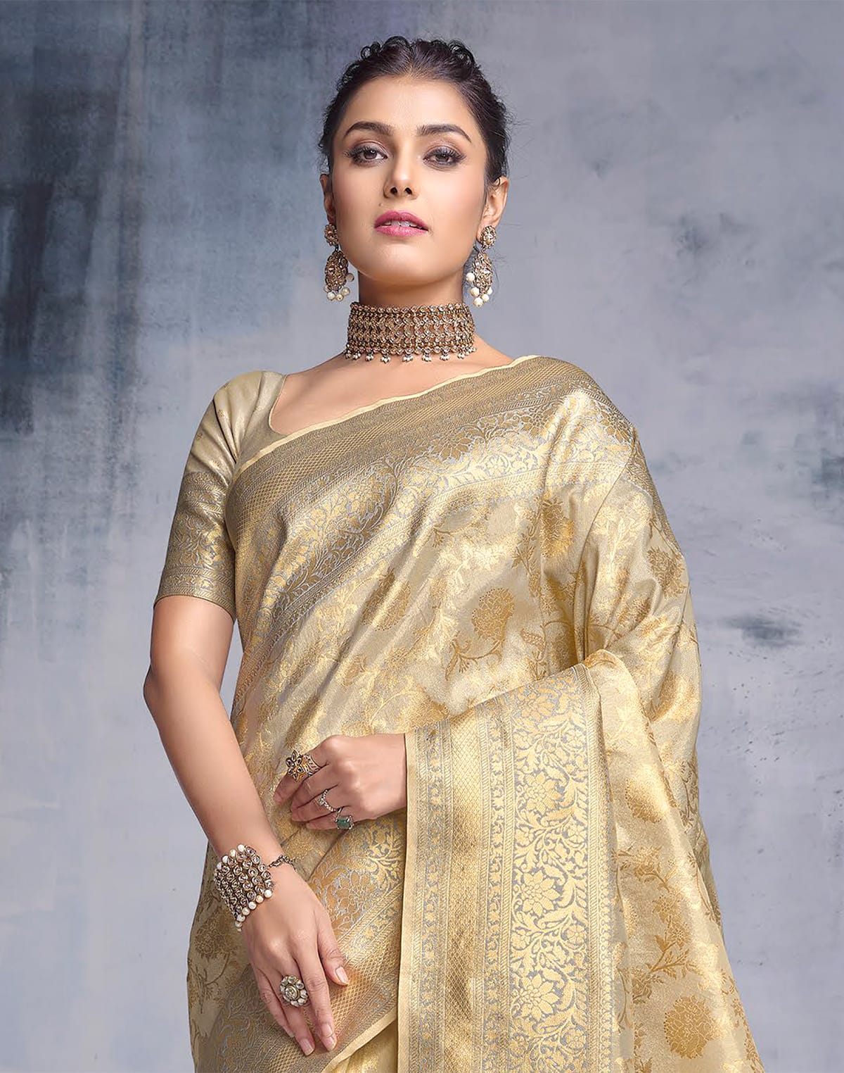 Pretty Matte Gold Banaras Tissue Fabric Saree