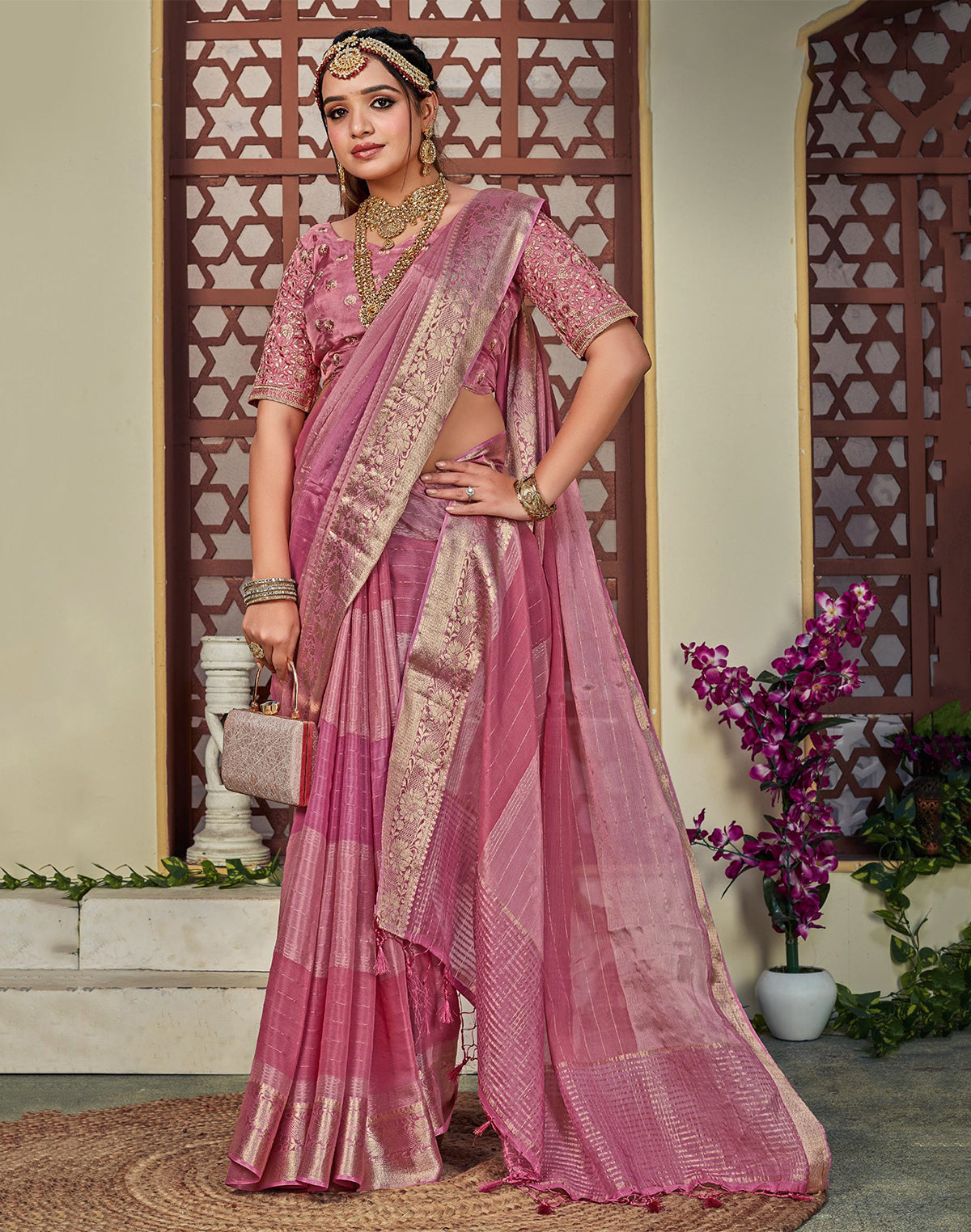 Pink Coloured Chiffon Saree With Embroidery Work Blouse