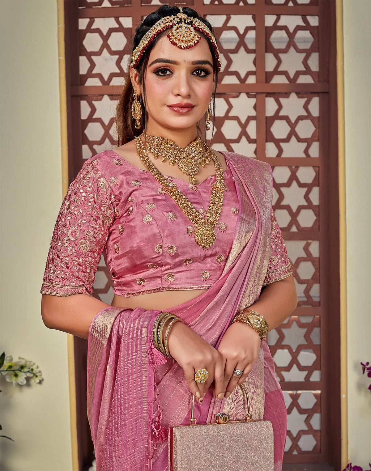 Pink Coloured Chiffon Saree With Embroidery Work Blouse