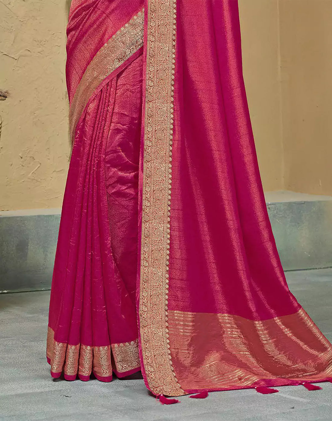 Pink Coloured Plain Raw Silk Saree