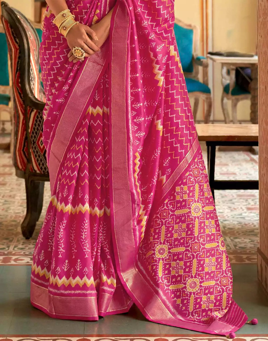 Dazzling Magenta Patola Silk Saree
