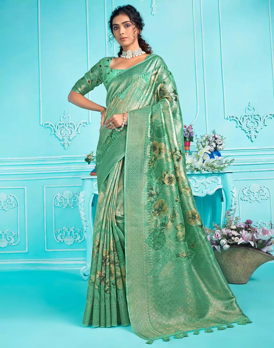 Wonderful Organza Fabric with digital print Floral design Saree