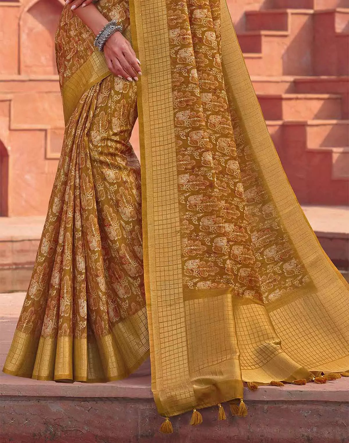 Mehendi Green Graphic design Jute Silk Saree