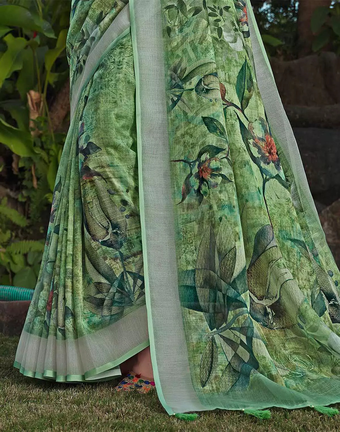 Digital Print Cotton Linen Saree with Floral Blouse Piece