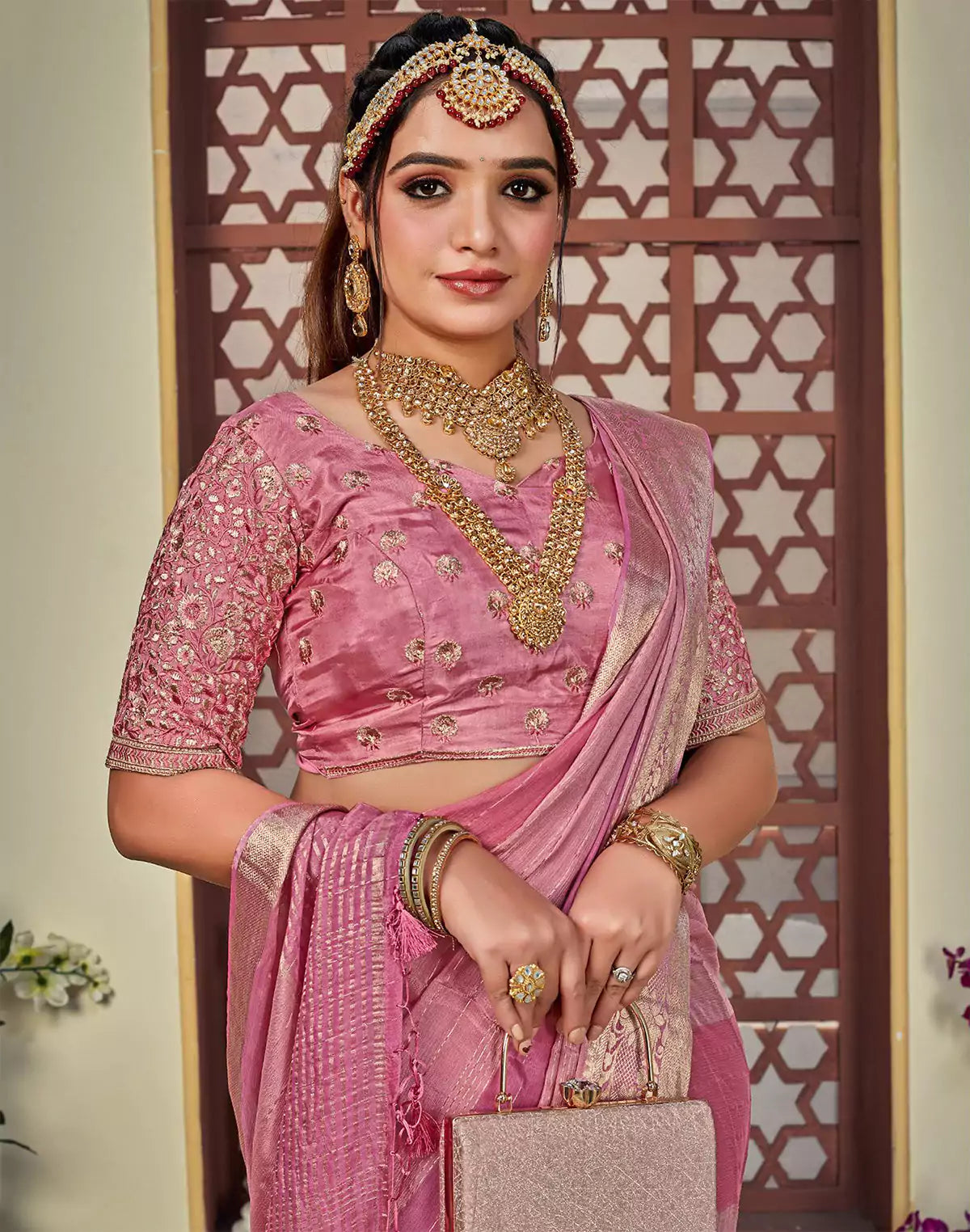 Pink Coloured Chiffon Saree With Embroidery Work Blouse