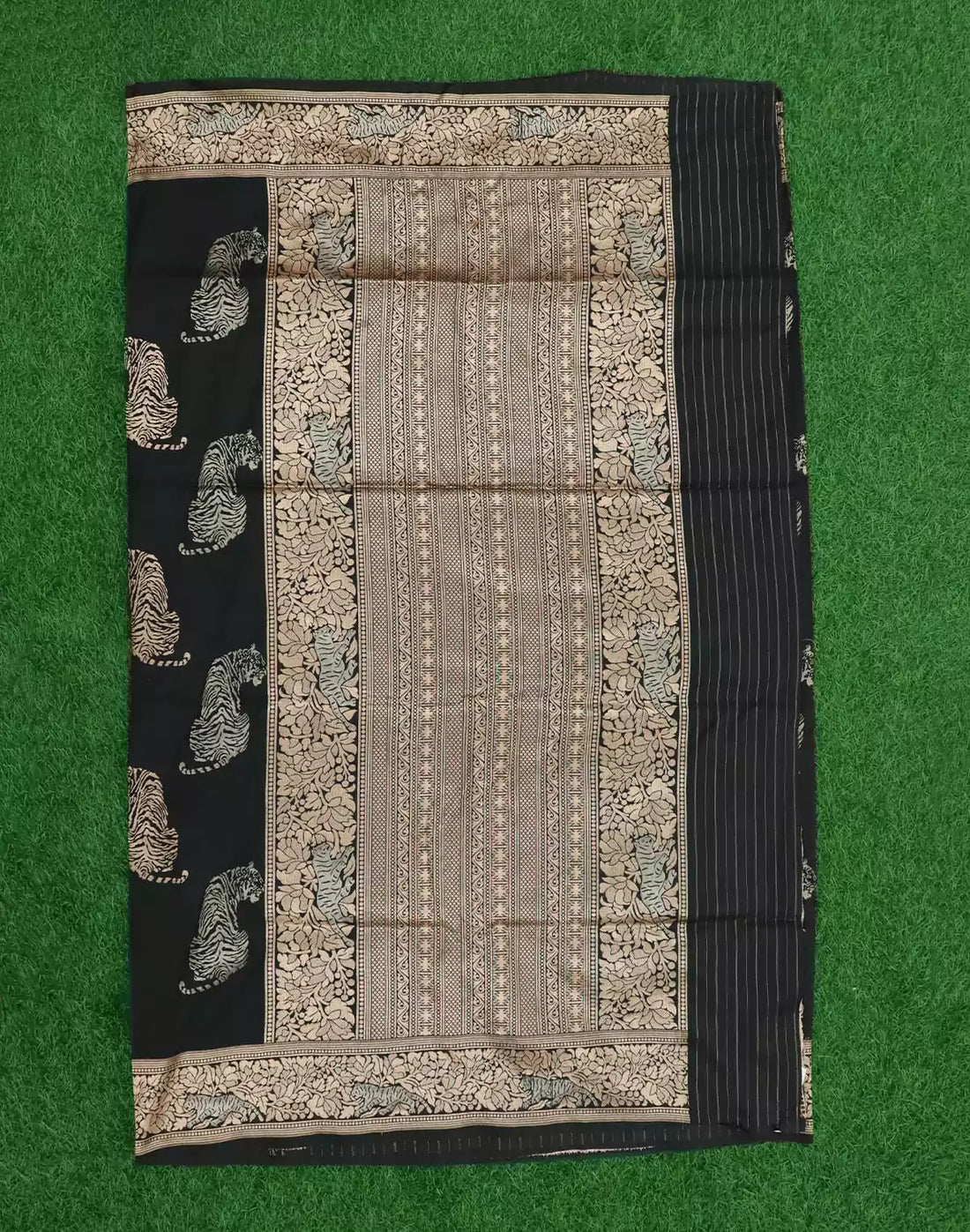 Black Animal Zaring weaving Banaras Saree